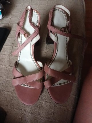 Zapatos rosas de tacón
