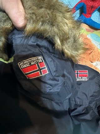 Abrigo de invierno de marca niño de 10 años