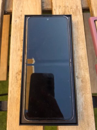 Samsung Z Flip5 Lavanda
