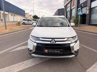 Mitsubishi Outlander Motion 4WD 220 DI-D 7 plazas