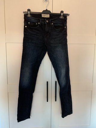 Pantalón pitillo Pull&Bear hombre T.38