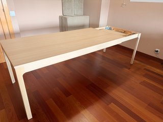 Mesa de comedor de madera