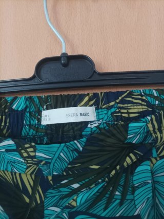 Pantalón Sfera Basic Estampado Hojas Talla L