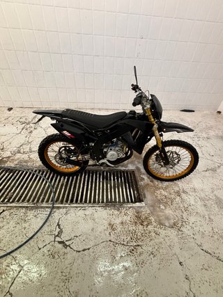 Rieju MRX Enduro Negra y Dorada