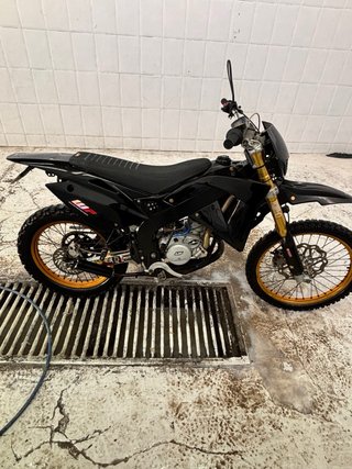 Rieju MRX Enduro Negra y Dorada