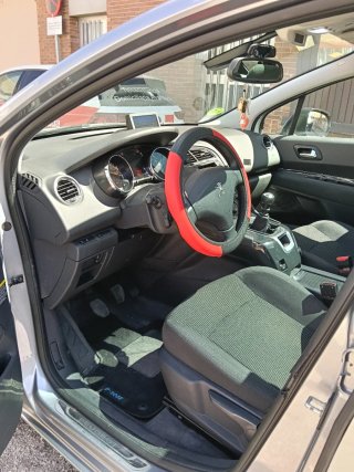 Peugeot 5008 2014