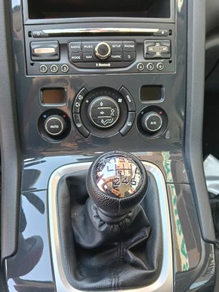 Peugeot 5008 2014