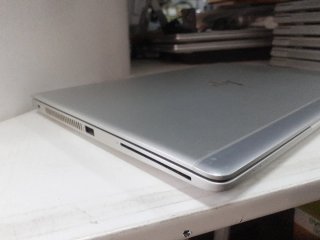 HP EliteBook 830 G5 Plata
