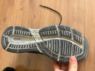 Zapatillas ASICS Piel Negras Talla 44 ½