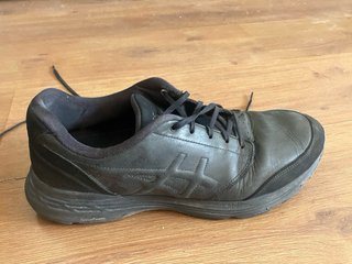 Zapatillas ASICS Piel Negras Talla 44 ½