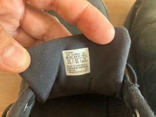 Zapatillas ASICS Piel Negras Talla 44 ½