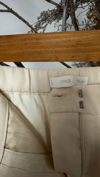 Pantalón recto champagne/beige claro