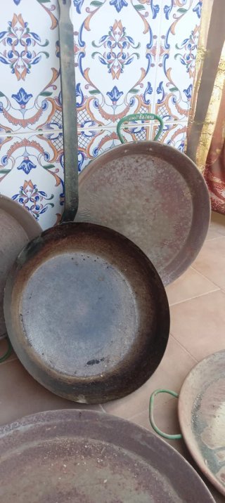Paellero y sartén metálico,todo junto