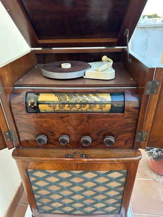Radio Tocadiscos Antigua Madera