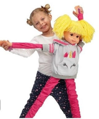 Muñeca Penique con pelo verde y ropa de unicornio