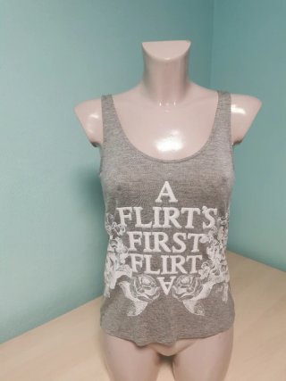 Camiseta tirantes gris con lentejuelas