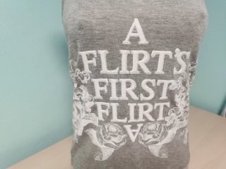 Camiseta tirantes gris con lentejuelas