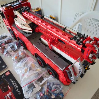 10996 Pcs Mould King 19008 Camión Grúa