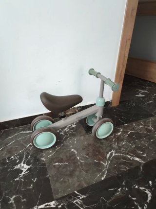 Bicicleta correpasillos Chicco 4 ruedas