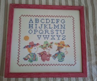 Peluches y decoraciones y libros infantiles
