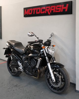 Yamaha FZ6 N Naked Negra