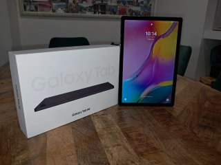 Samsung Galaxy Tab A8 64GB 10.5 Plata con caja