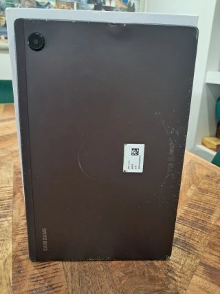 Samsung Galaxy Tab A8 64GB 10.5 Plata con caja