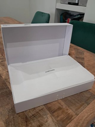 Samsung Galaxy Tab A8 64GB 10.5 Plata con caja