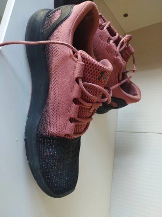 Zapatillas Under Armour Hombre Negras/Rosadas
