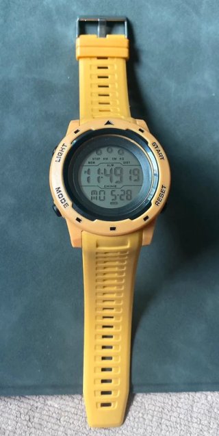 Reloj deportivo digital amarillo multifunción