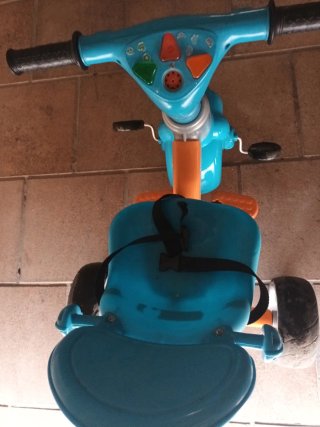 Triciclo infantil azul