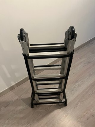 Escalera multiusos plegable