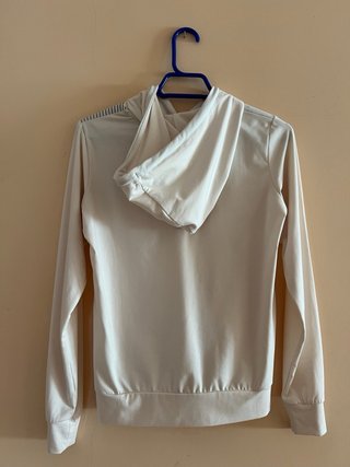 Sudadera Bullpadel, tejido técnico para entrenar.
