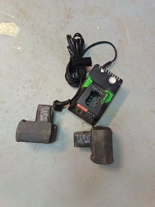 Cargador Metabo AC 30 + 2 Baterías