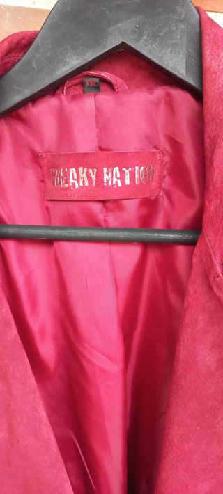 Chaqueta de cuero roja Freaky Nation