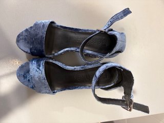 Sandalias Bershka Azul Tacon