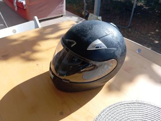 Casco de moto negro
