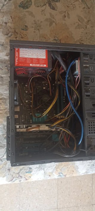 Torre Ordenador Asus Negra (Faltan piezas)