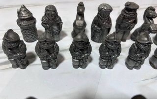 Antiguo juego ajedrez metal - 32 figuras