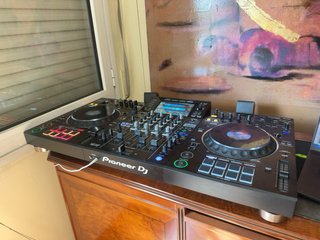 Pioneer XDJ-XZ con flightcase, maleta y decksaver