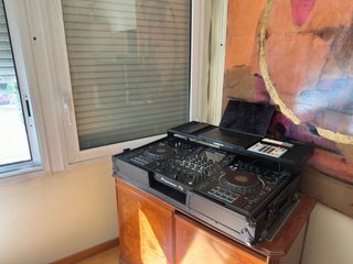 Pioneer XDJ-XZ con flightcase, maleta y decksaver