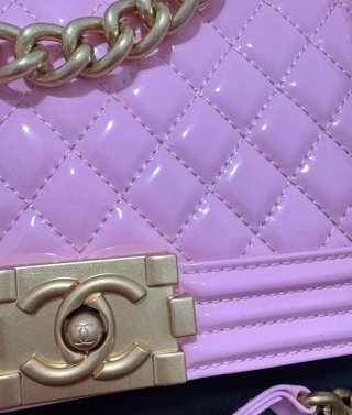 Borsa Chanel rosa in pelle scamosciata dorata