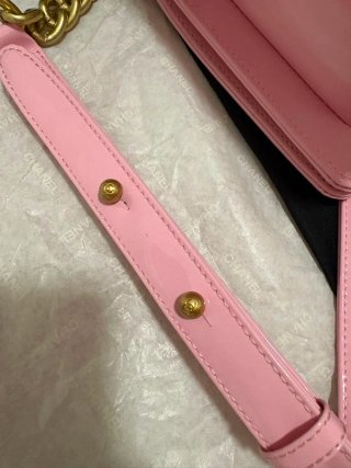 Borsa Chanel rosa in pelle scamosciata dorata