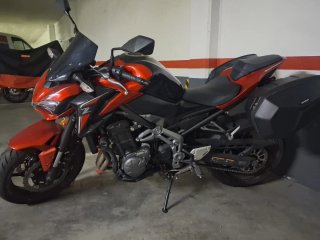 Kawasaki Z900 Naked Roja y Negra