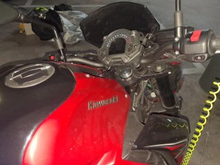 Kawasaki Z900 Naked Roja y Negra