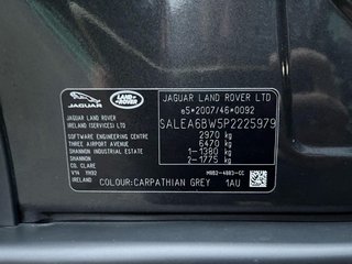 Land Rover Defender 2023