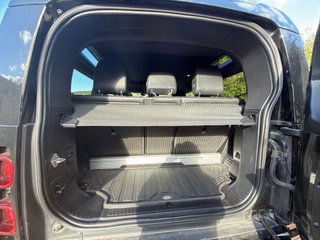 Land Rover Defender 2023
