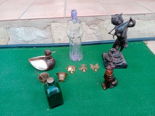 Lote de antigüedades: figura, pato, perro