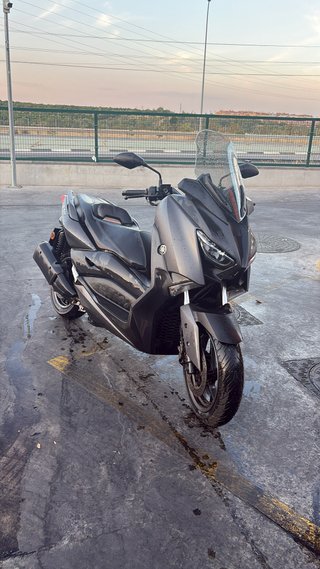 Yamaha X-MAX 300 Gris
