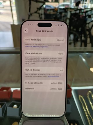 iPhone 16 Pro DORADO